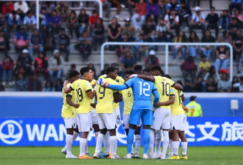SANTIAGO DEL ESTERO, ARGENTINA - JUNE 01: Players of Ecuador huddle prior the FIFA U-20 World Cup Argentina 2023 Round of 16 match between Ecuador and Korea Republic at Estadio Santiago del Estero on June 01, 2023 in Santiago del Estero, Argentina. (Photo by Rodrigo Valle - FIFA/FIFA via Getty Images)
