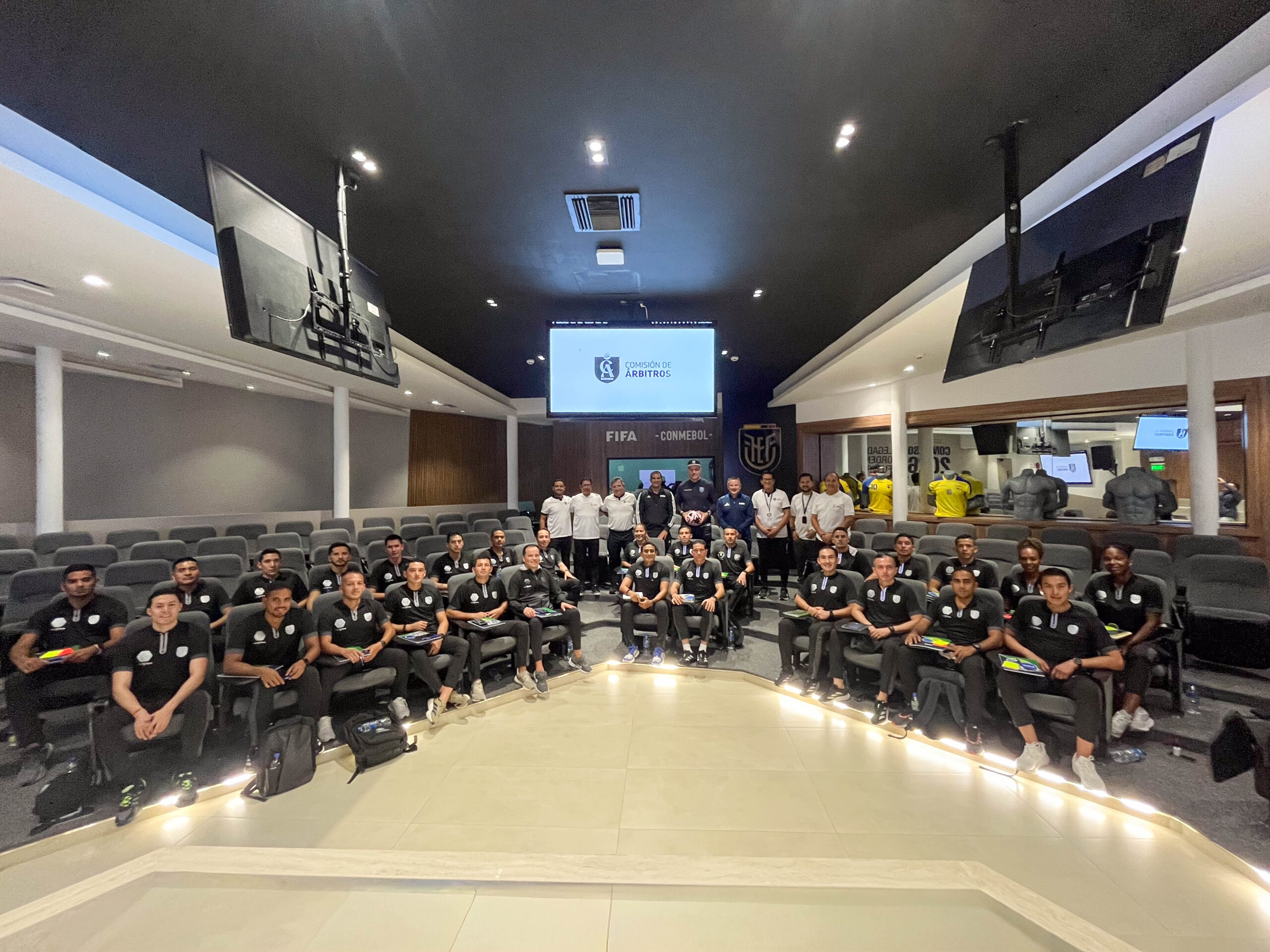 Curso RAP FIFA Elite 2026: ¡Fortaleciendo la capacitación y profesionalización del arbitraje ecuatoriano!